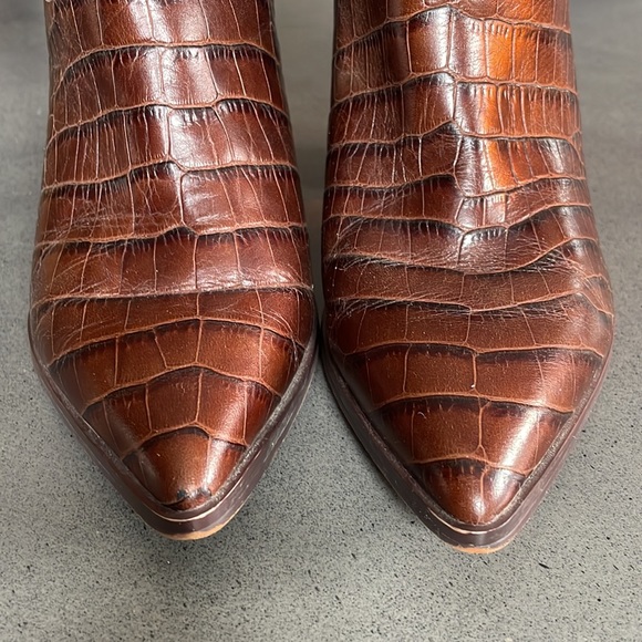 Chelsea & Violet crocs embossed print. Best for narrow feet - Picture 3 of 10